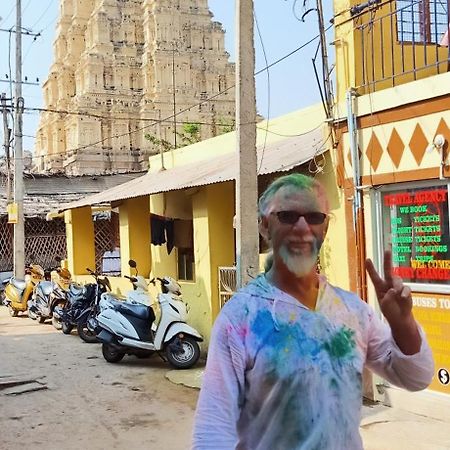 Mahesh Guest House Hampi Esterno foto